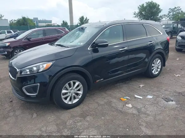 5XYPGDA59HG228371 2017 KIA SORENTO - Image 2