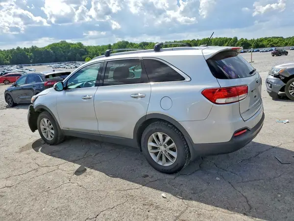5XYPGDA59HG240715 2017 KIA SORENTO - Image 2