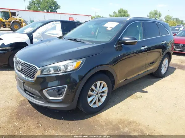 5XYPGDA59HG286206 2017 KIA SORENTO - Image 2