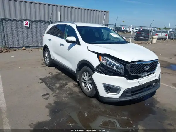 5XYPGDA59HG307040 2017 KIA SORENTO - Image 1