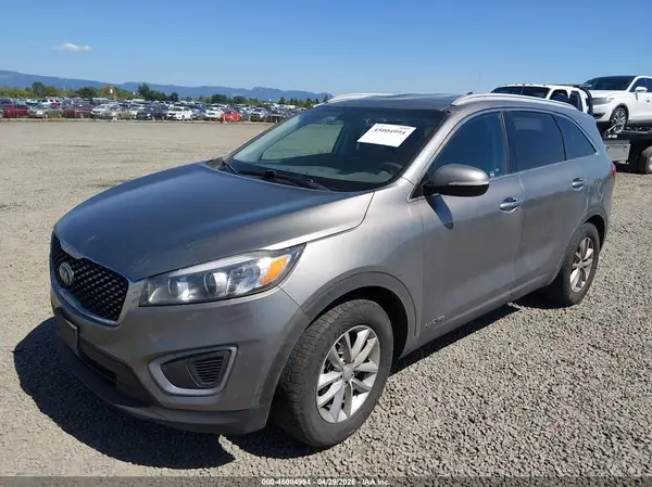 5XYPGDA59HG312710 2017 KIA SORENTO - Image 2