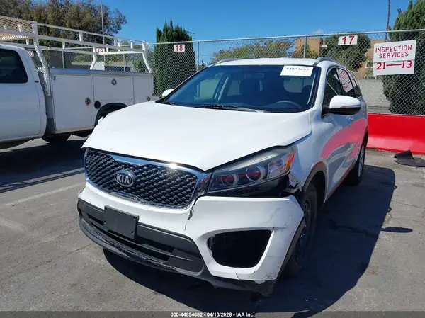 5XYPGDA59HG312853 2017 KIA SORENTO - Image 2