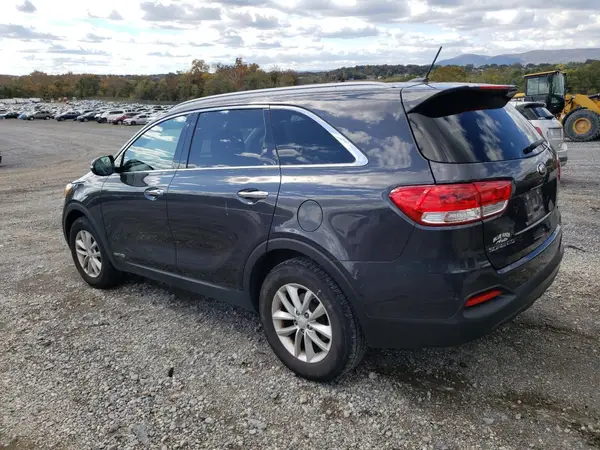 5XYPGDA59HG315610 2017 KIA SORENTO - Image 2