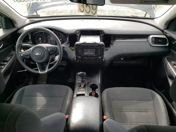 5XYPGDA59HG315610 2017 KIA SORENTO - Image 8