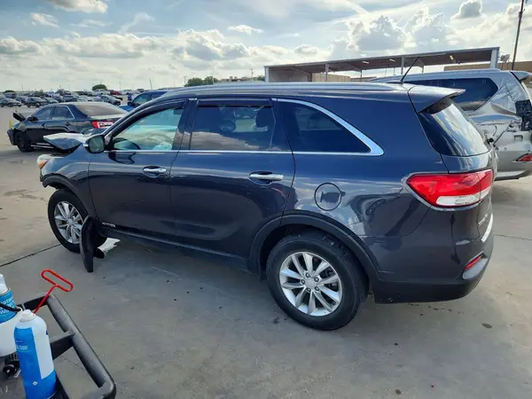 5XYPGDA59HG316126 2017 KIA SORENTO - Image 2