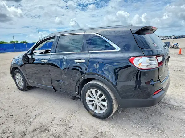 5XYPGDA59HG316899 2017 KIA SORENTO - Image 2