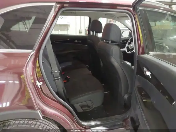 5XYPGDA59HG320953 2017 KIA SORENTO - Image 8