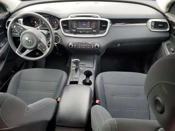 5XYPGDA59HG324016 2017 KIA SORENTO - Image 8