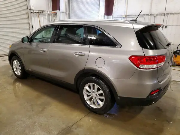 5XYPGDA59HG328065 2017 KIA SORENTO - Image 2