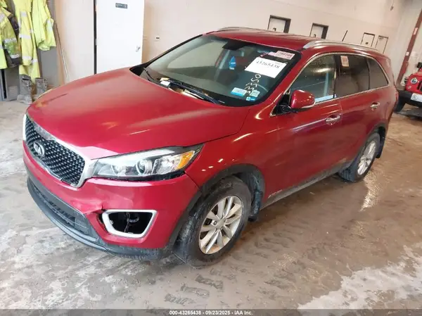 5XYPGDA59HG333508 2017 KIA SORENTO - Image 2
