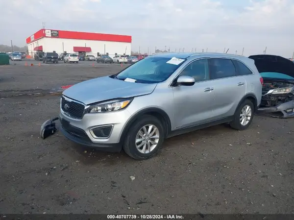 5XYPGDA59JG338956 2018 KIA SORENTO - Image 2