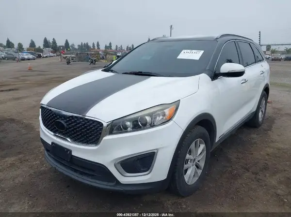 5XYPGDA59JG407290 2018 KIA SORENTO - Image 2