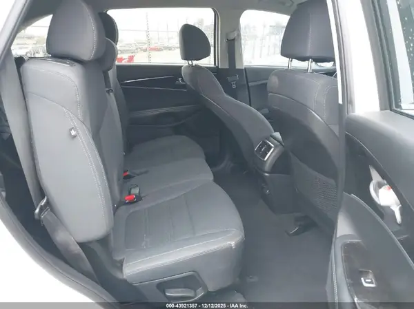 5XYPGDA59JG407290 2018 KIA SORENTO - Image 8