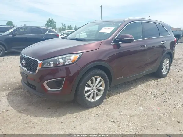 5XYPGDA59JG409184 2018 KIA SORENTO - Image 2