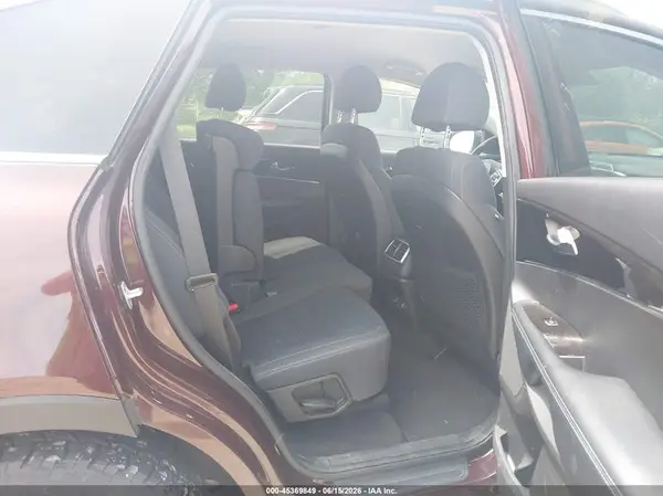 5XYPGDA59JG409184 2018 KIA SORENTO - Image 8