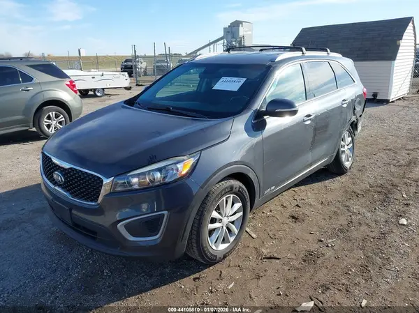 5XYPGDA59JG409279 2018 KIA SORENTO - Image 2