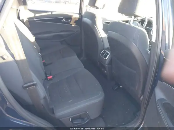 5XYPGDA59JG416765 2018 KIA SORENTO - Image 8