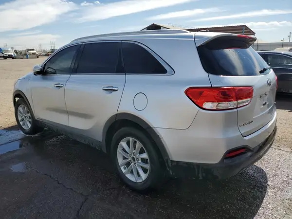 5XYPGDA59JG420766 2018 KIA SORENTO - Image 2