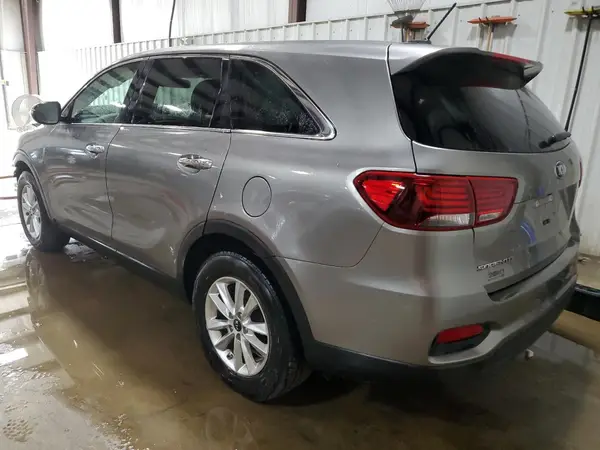 5XYPGDA59KG445975 2019 KIA SORENTO - Image 2
