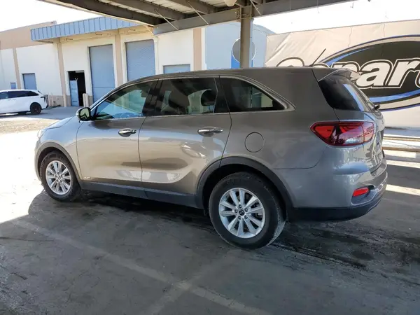 5XYPGDA59KG463392 2019 KIA SORENTO - Image 2