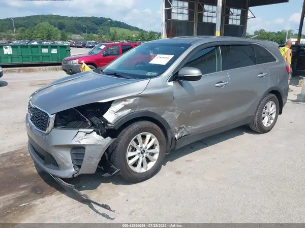 5XYPGDA59KG480175 2019 KIA SORENTO - Image 2