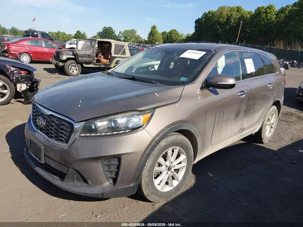 5XYPGDA59KG483996 2019 KIA SORENTO - Image 2