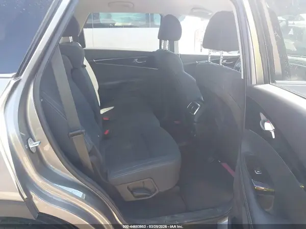 5XYPGDA59KG484355 2019 KIA SORENTO - Image 8
