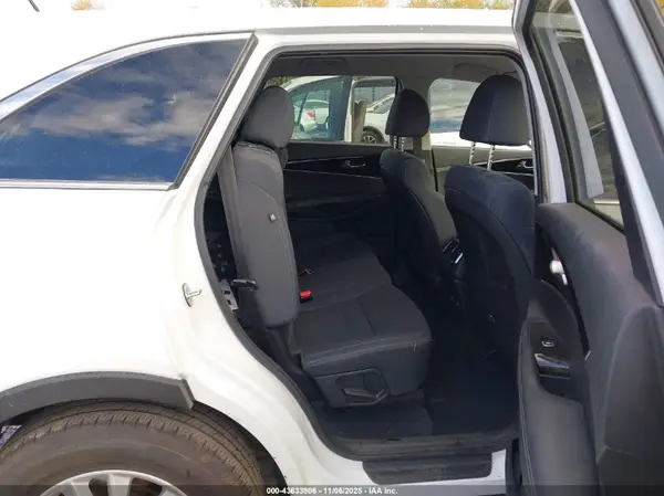 5XYPGDA59KG485554 2019 KIA SORENTO - Image 8