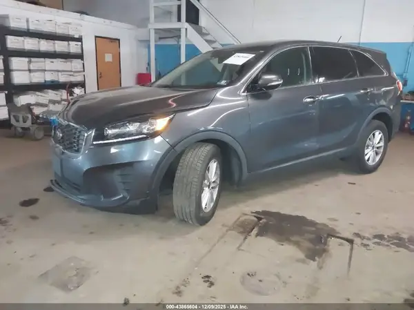 5XYPGDA59KG488096 2019 KIA SORENTO - Image 2