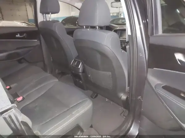 5XYPGDA59KG488096 2019 KIA SORENTO - Image 8