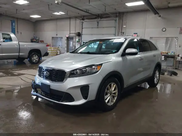 5XYPGDA59KG554274 2019 KIA SORENTO - Image 2