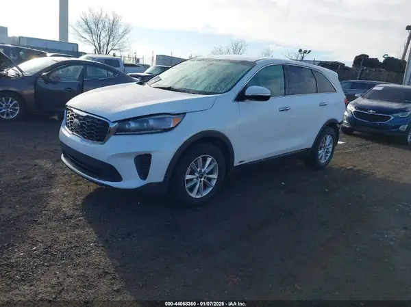 5XYPGDA59KG561306 2019 KIA SORENTO - Image 2