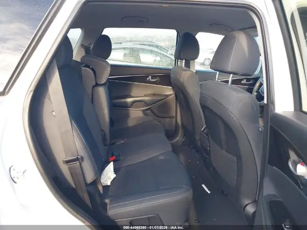 5XYPGDA59KG561306 2019 KIA SORENTO - Image 8