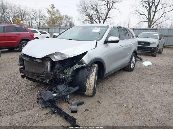 5XYPGDA59KG567249 2019 KIA SORENTO - Image 2
