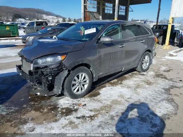 5XYPGDA59KG570278 2019 KIA SORENTO - Image 2