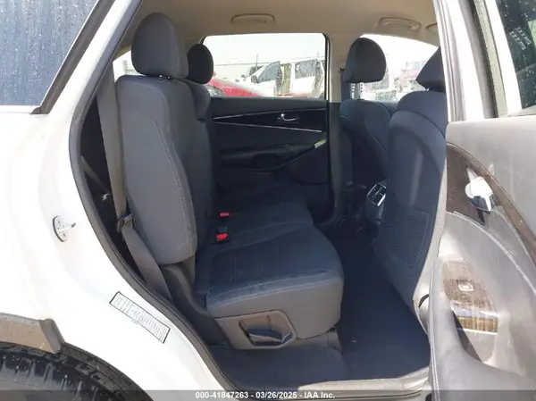 5XYPGDA59LG680782 2020 KIA SORENTO - Image 8