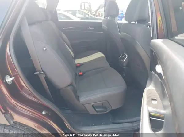 5XYPGDA5XGG027013 2016 KIA SORENTO - Image 8