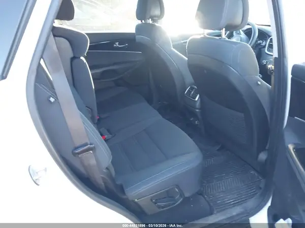 5XYPGDA5XGG094632 2016 KIA SORENTO - Image 8