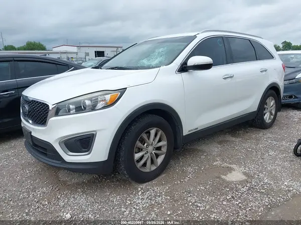 5XYPGDA5XGG098664 2016 KIA SORENTO - Image 2
