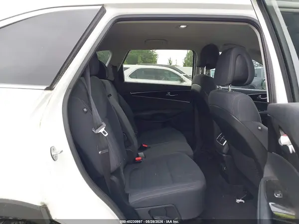 5XYPGDA5XGG098664 2016 KIA SORENTO - Image 8