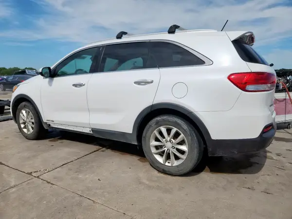 5XYPGDA5XGG112465 2016 KIA SORENTO - Image 2