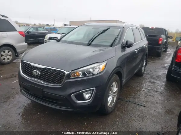 5XYPGDA5XGG113907 2016 KIA SORENTO - Image 2