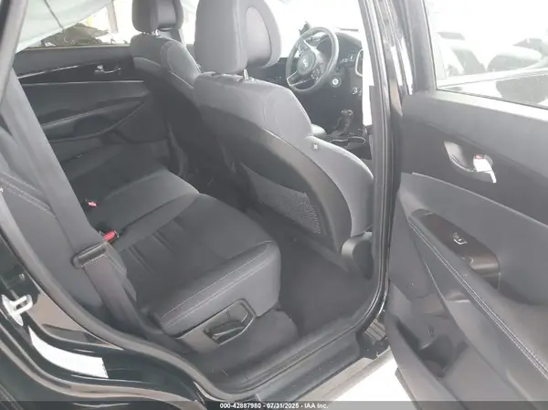 5XYPGDA5XGG134756 2016 KIA SORENTO - Image 8