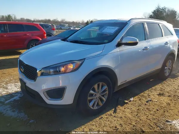 5XYPGDA5XGG143845 2016 KIA SORENTO - Image 2