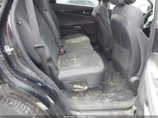 5XYPGDA5XGG168325 2016 KIA SORENTO - Image 8