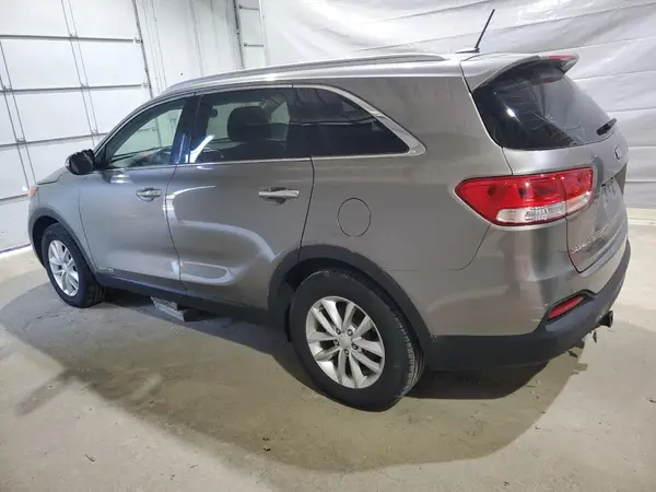 5XYPGDA5XGG172116 2016 KIA SORENTO - Image 2