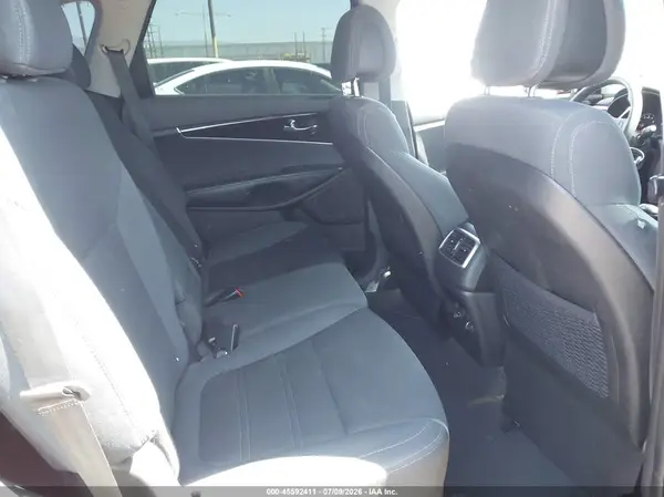 5XYPGDA5XGG177199 2016 KIA SORENTO - Image 8