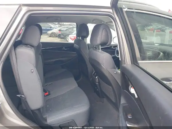 5XYPGDA5XGG178868 2016 KIA SORENTO - Image 8