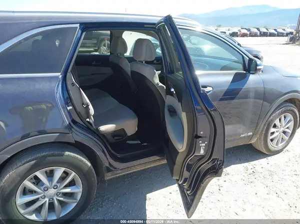 5XYPGDA5XHG197843 2017 KIA SORENTO - Image 8