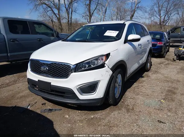 5XYPGDA5XHG215676 2017 KIA SORENTO - Image 2